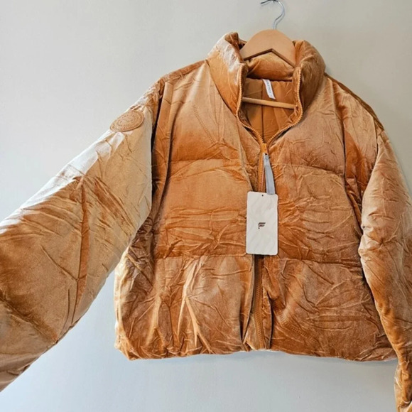 Fabletics Wander Velour Cropped Puffer Women's Jacket In Light Honey Size Small. - Picture 7 of 16